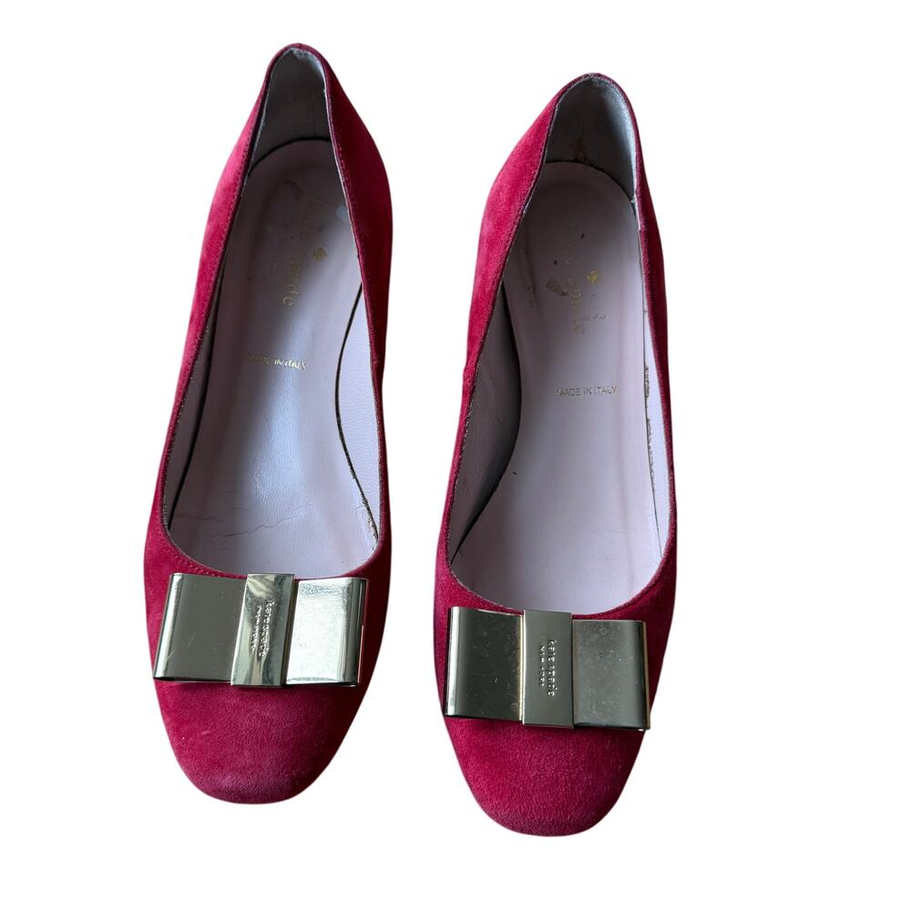 Kate Spade Red Suede Dijon Gold Metal Bow Block Heel Size 6 Classic Preppy Chic - Picture 15 of 15